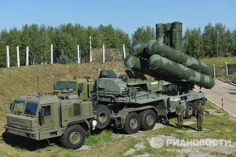 Hệ thống tên lửa phòng không tiên tiến S-400 do Nga chế tạo